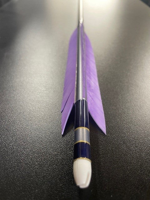 1913銀色シャフト ターキー藤色染羽 六つ矢 紺糸巻