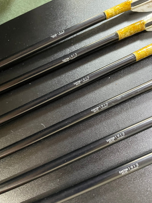 特価品EASTONアルミシャフト1913 犬手羽 六つ矢 【羽長14.5cm】