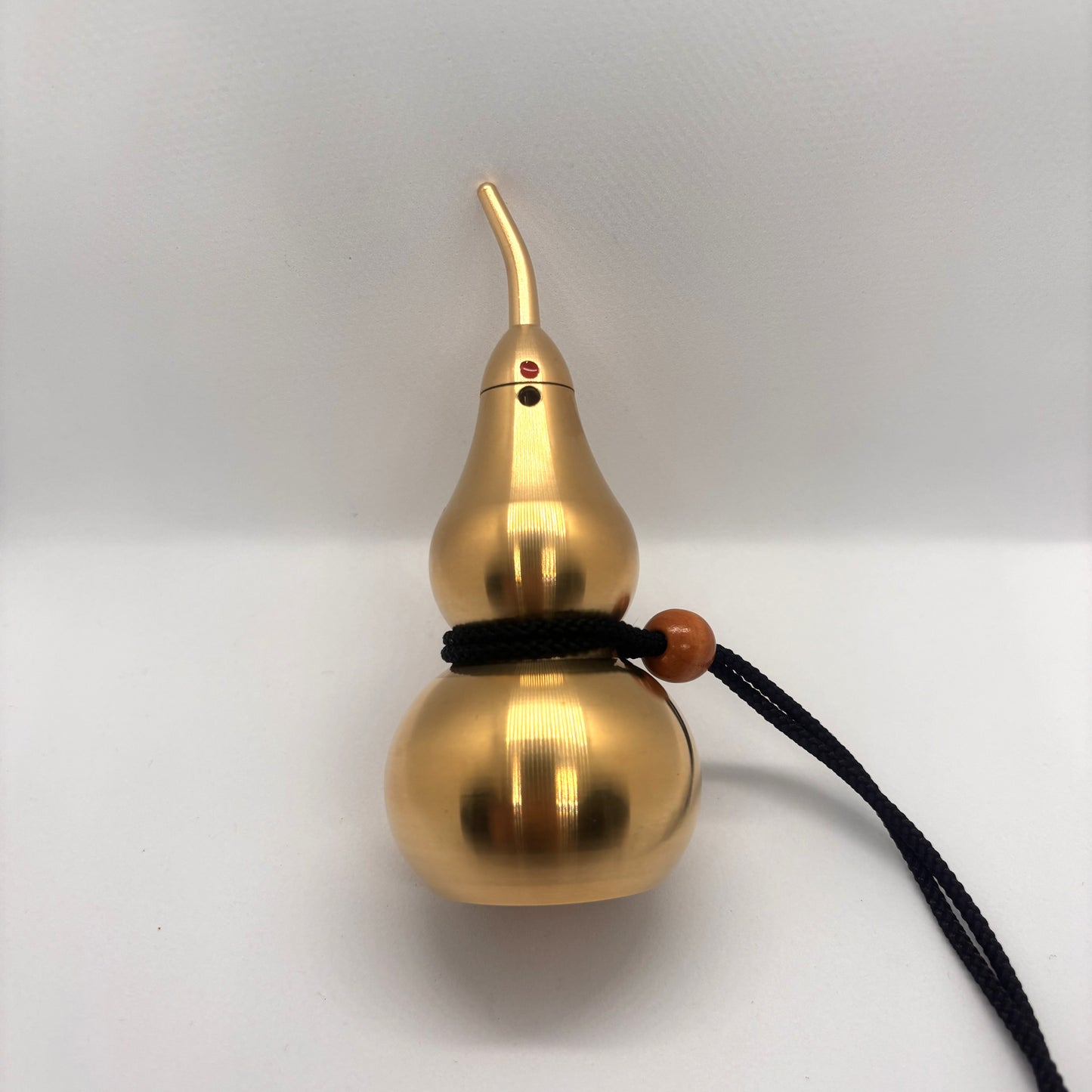 真鍮製ひょうたん型フデ粉入れ