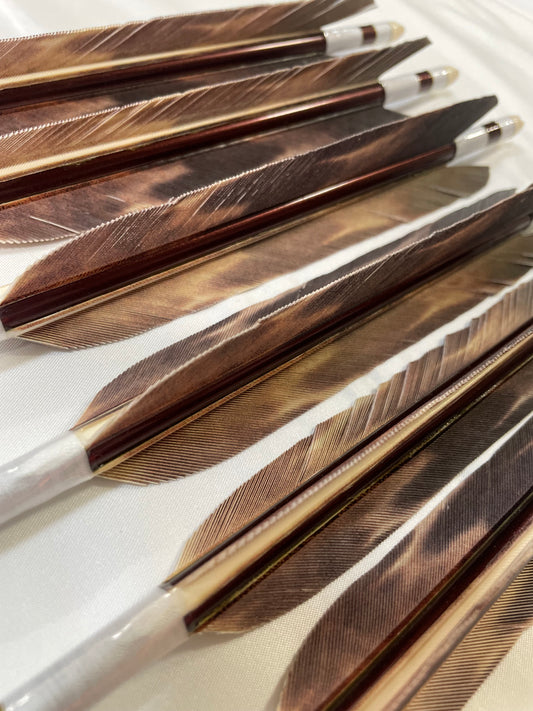 黒尾羽染抜 SST80-24Sシャフト 六つ矢 【羽長14.0cm】