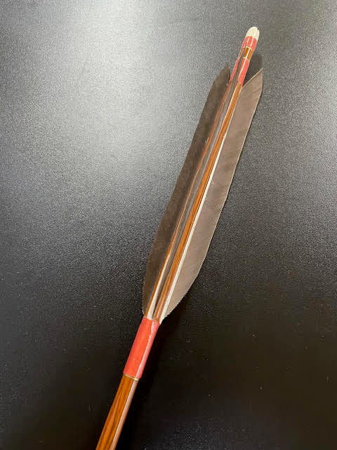 六つ矢 75 ハヤブサカーボン 黒鷲 糸巻赤