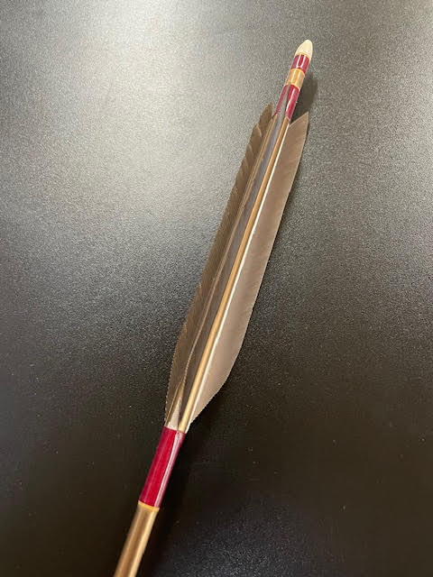 1913シャフト 黒鷲手羽 六つ矢 糸巻赤