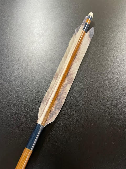 六つ矢 80-23 EASTON カーボンシャフト ターキー染羽 糸巻紺