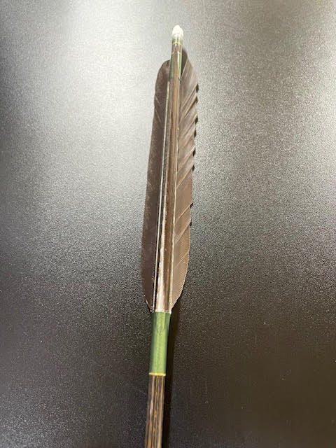 KC75-22 カーボンシャフト 黒鷲手羽染羽 六つ矢 糸巻 緑