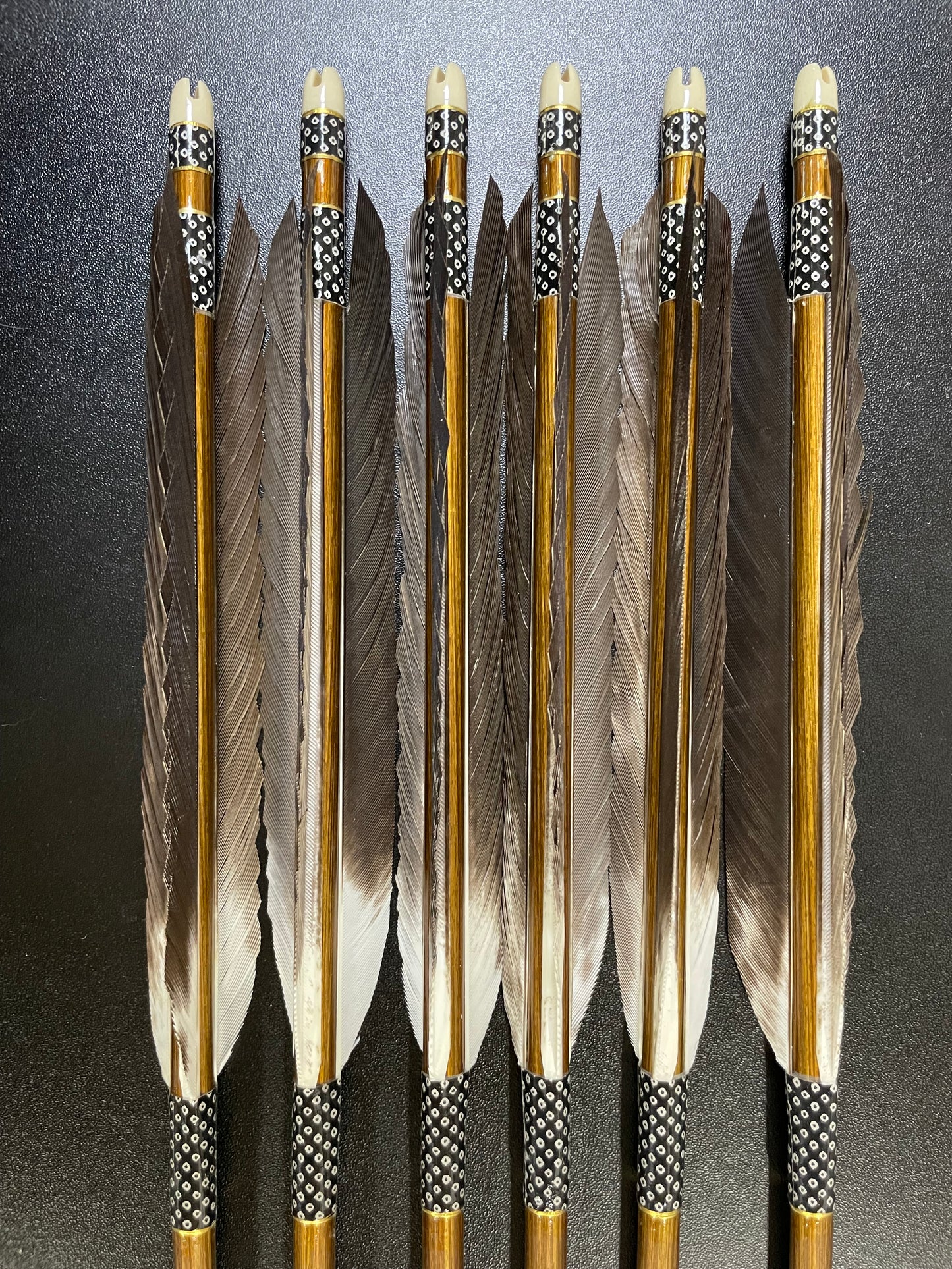 特価品EASTONアルミシャフト2015  犬手羽 六つ矢 【羽長15.0ｃｍ】