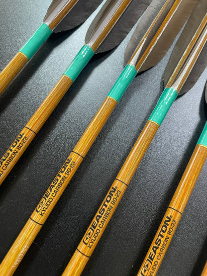 【即納】六つ矢EASTON  ウッドカーボン　8023シャフト  黒手羽