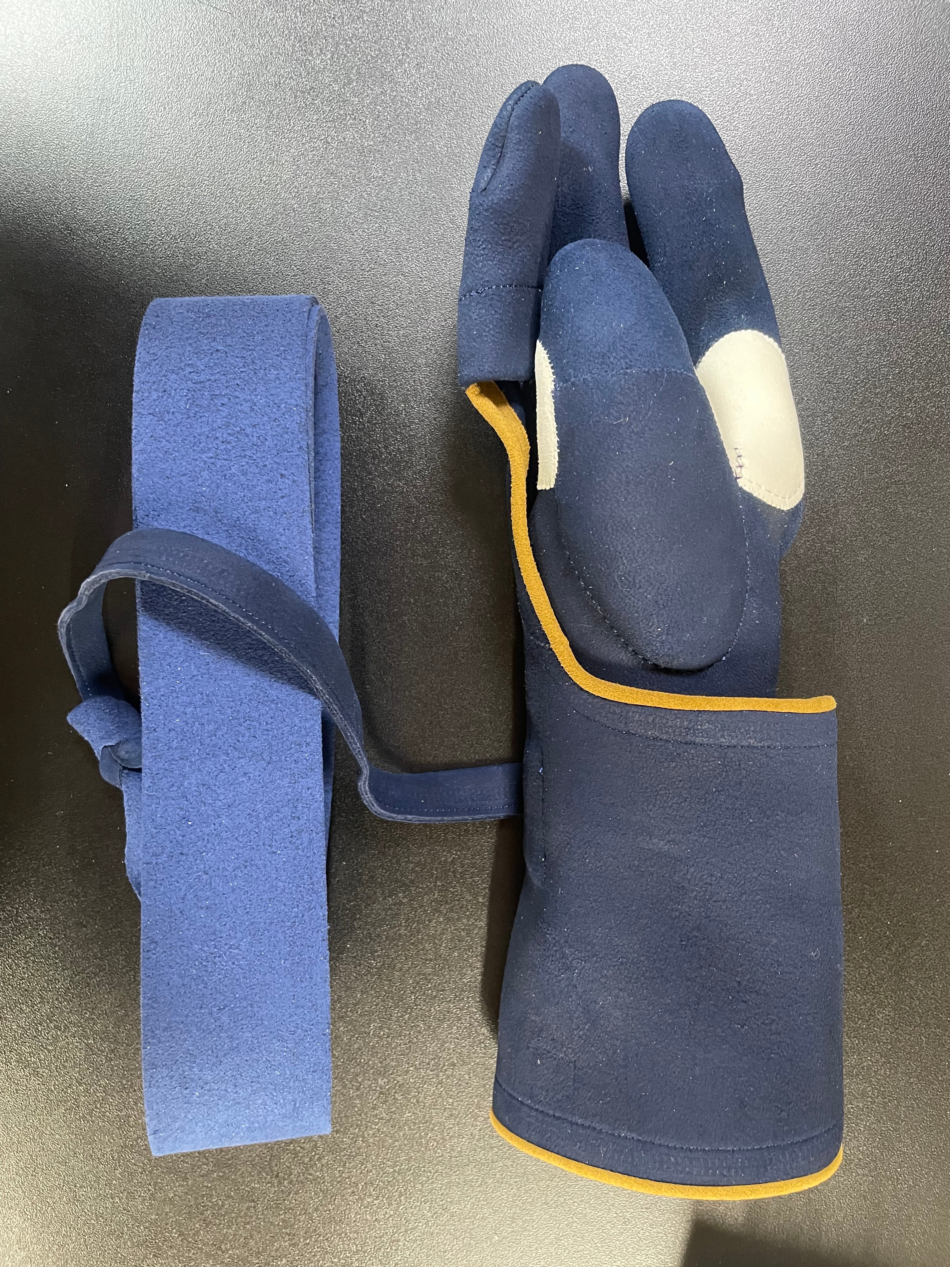 弓道 弽 四つ弽 寺内 期間限定特価品】四つ弽 【束離】男子S-堅帽子七分縁【中級者～上級様