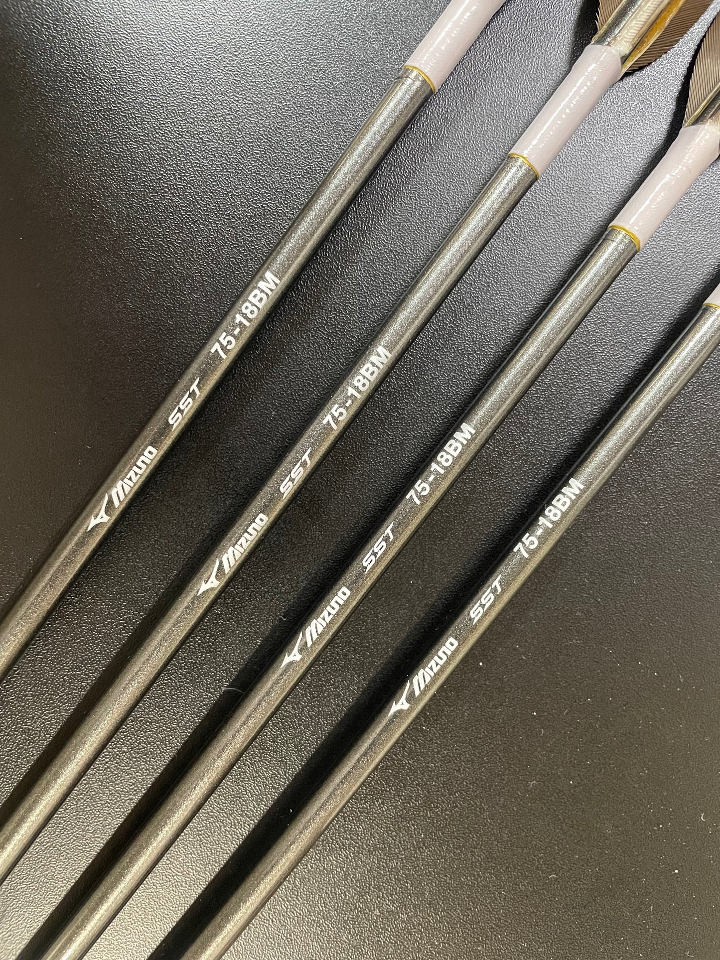 MIZUNO SST7518シャフト 熊鷲ナタ羽 四つ矢 【羽長14.0ｃｍ】