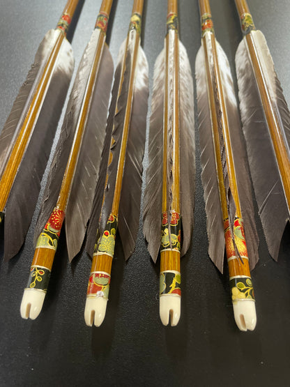 EASTON8023  犬鷲手羽 六つ矢 【羽長14.5ｃｍ】