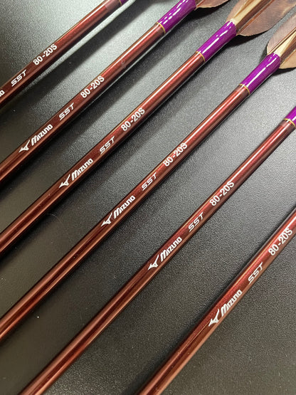 黒尾羽染抜　SST80-20Sシャフト 六つ矢 【羽長14.5ｃｍ】