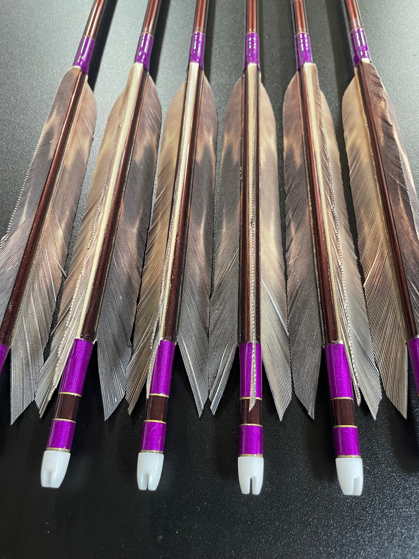 黒尾羽染抜　SST80-20Sシャフト 六つ矢 【羽長14.5ｃｍ】