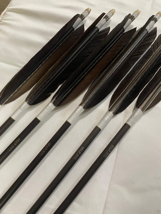 【羽微傷アリ】EASTONアルミシャフト2114 黒尾羽 六つ矢 　水牛筈【羽長15.0ｃｍ】