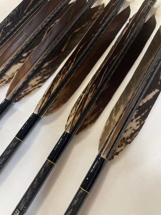 【83-27】MIZUNO　WENEWシャフト 黒尾羽染抜 六つ矢 　天弓筈【羽長15.0ｃｍ】