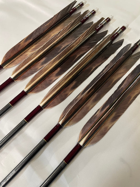 黒尾羽染抜　SST80-20BMシャフト 六つ矢② 【羽長14.5ｃｍ】