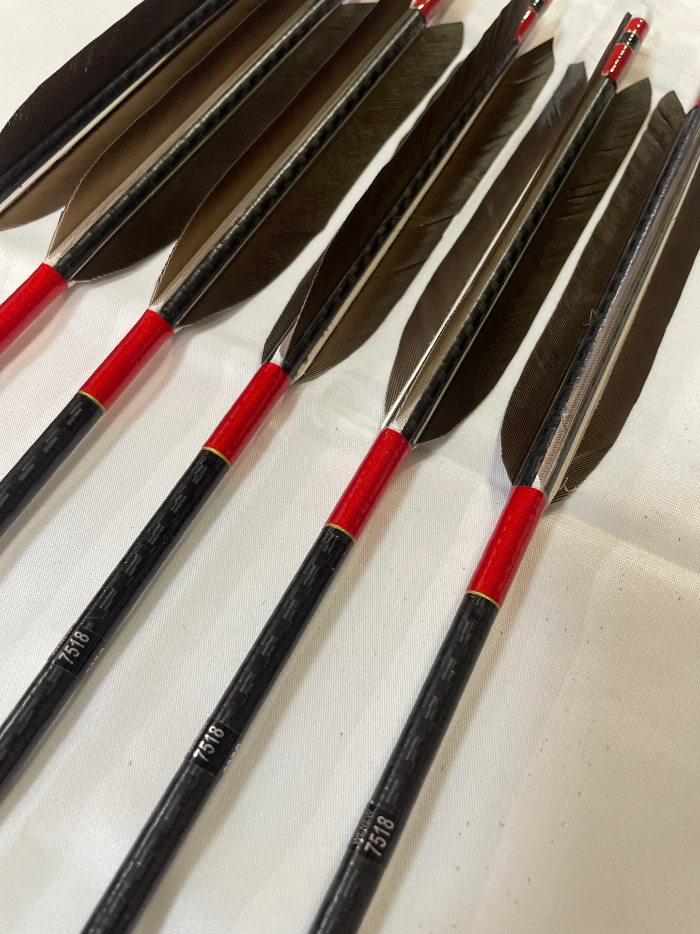 WENEW75-18シャフト黒手羽 六つ矢 【羽長14.5ｃｍ】