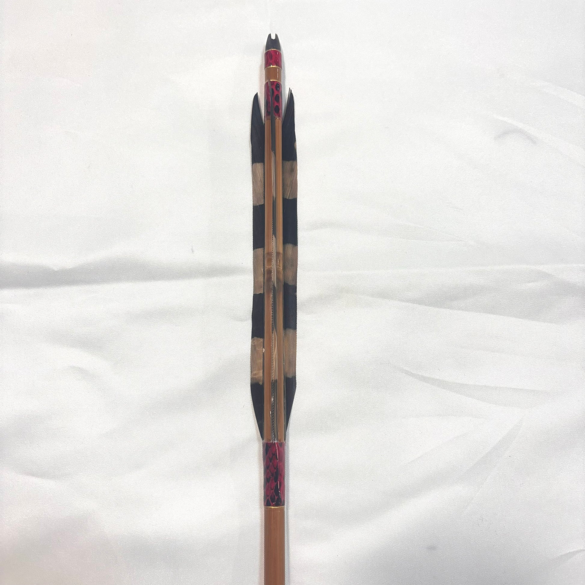 即納】染抜三符四符 蛇革巻き 竹製巻藁矢 98cm – 【公式オンライン 即納】染抜三符四符 蛇革巻き 竹製巻藁矢 98cm – 【公式オンライン