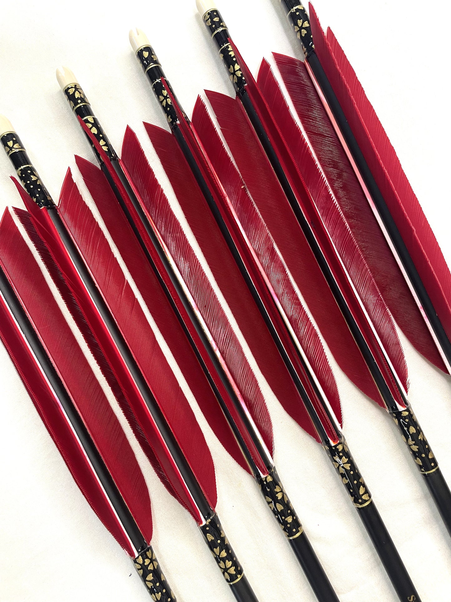 【75-17S】匠カーボンシャフト ターキー紅染六つ矢 　天弓筈