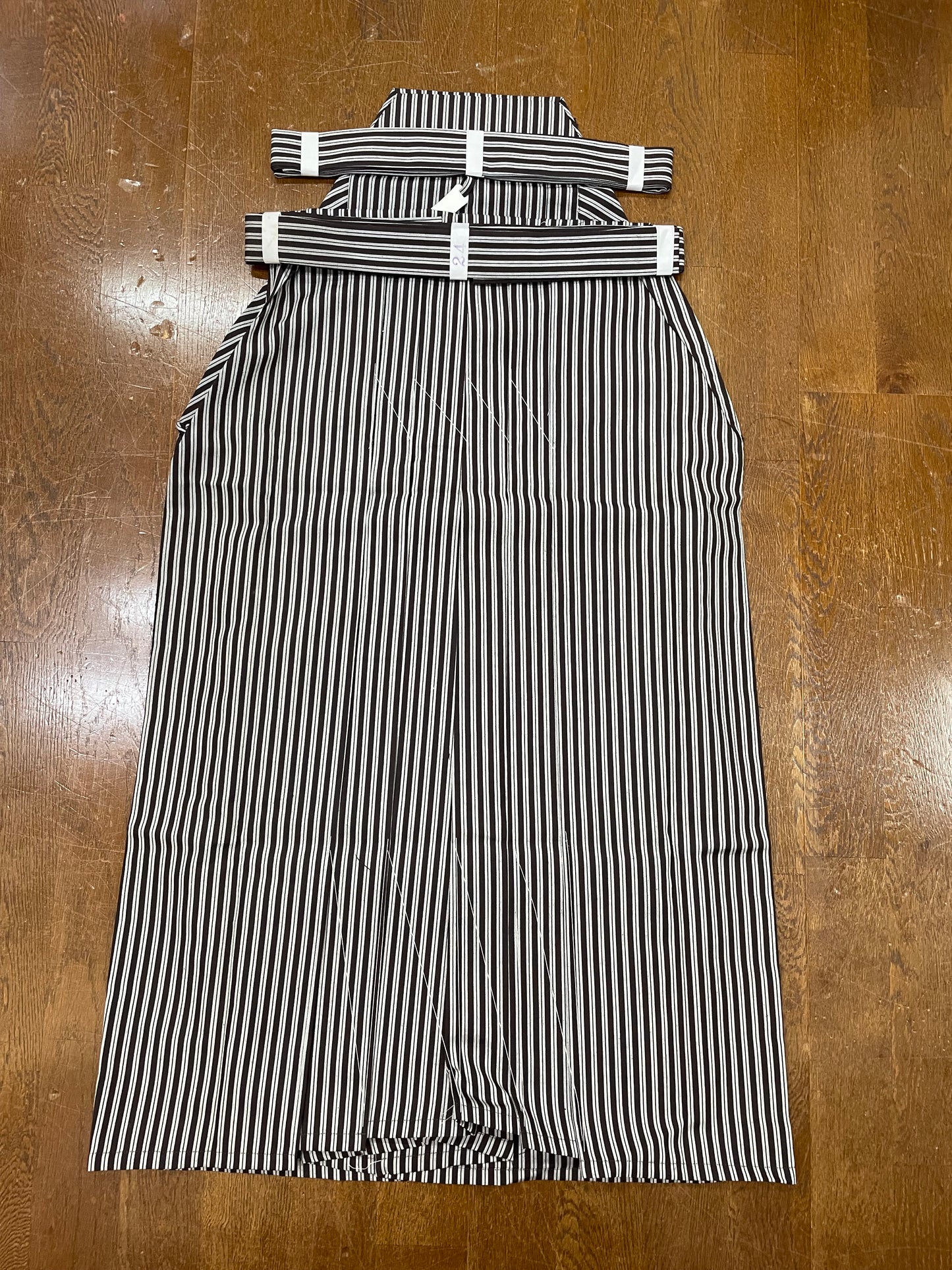 【特価】縞袴⑧　２尺4寸：前紐下約87ｃｍ【四割引】